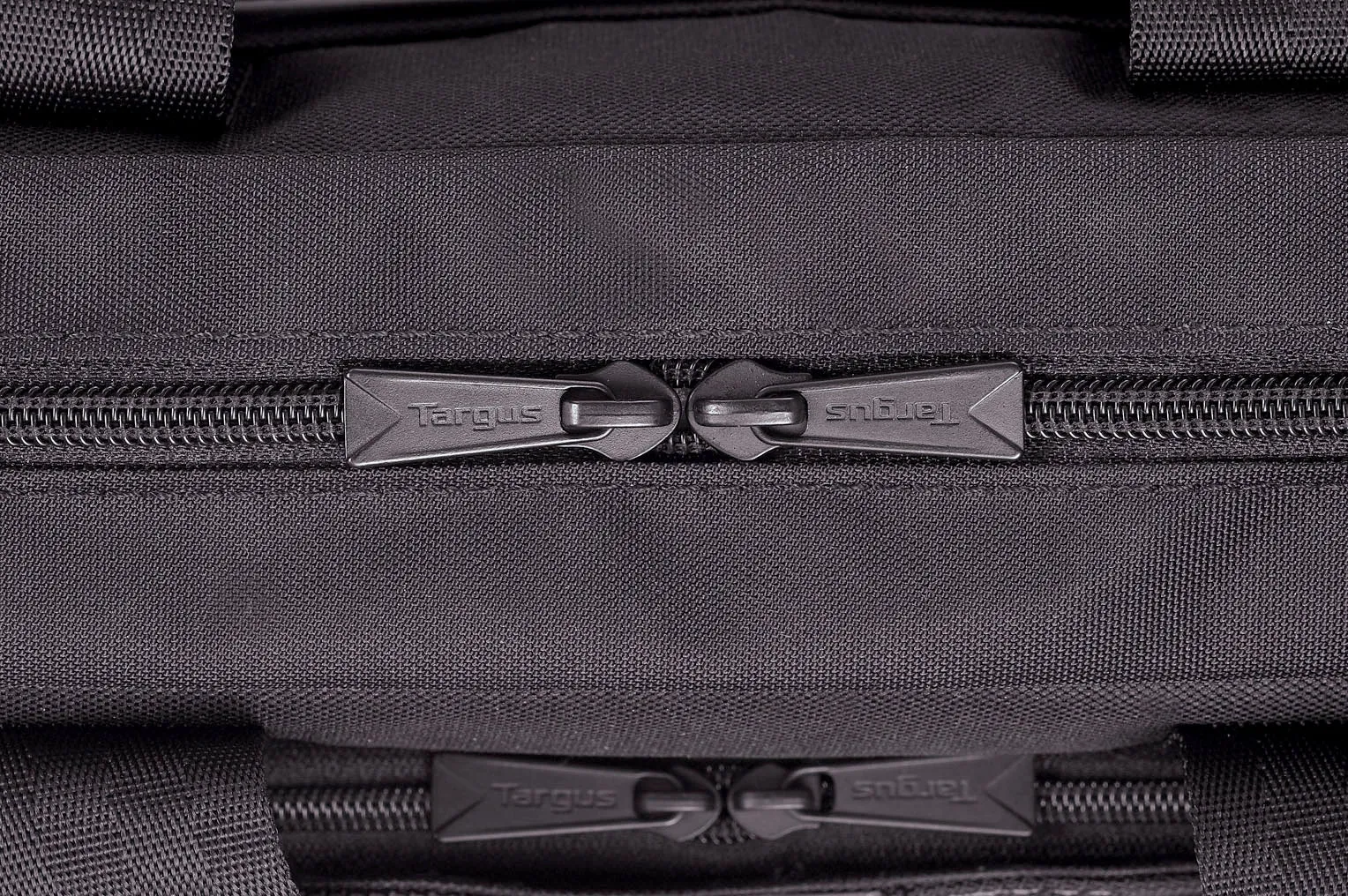 13-14.1" Classic  Toploading Case (Black)