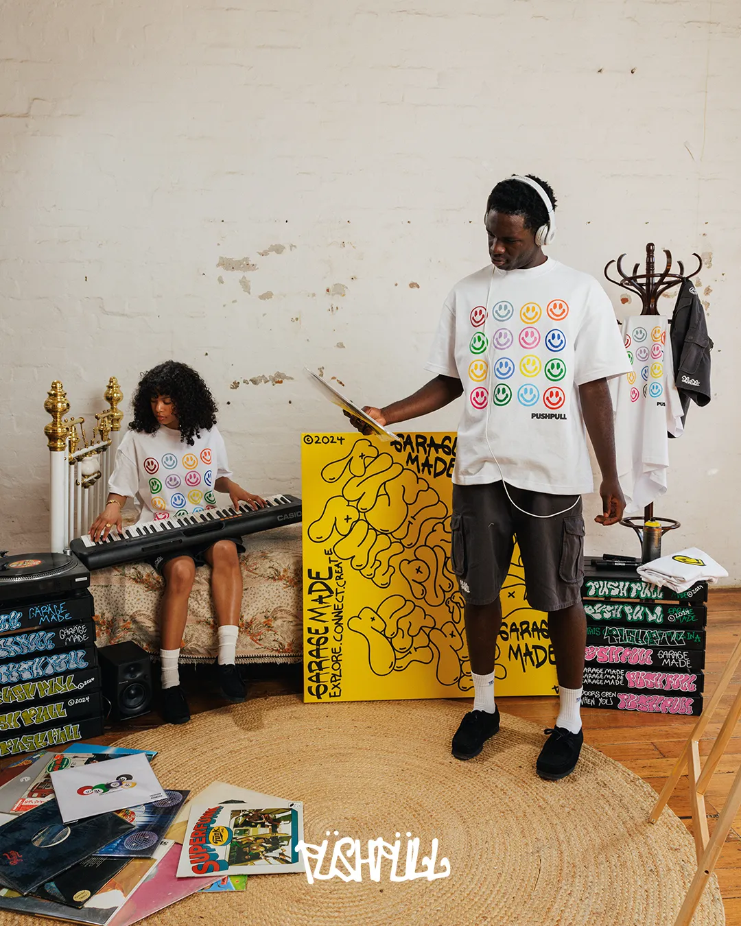MULTI COLOUR SMILEY TEE