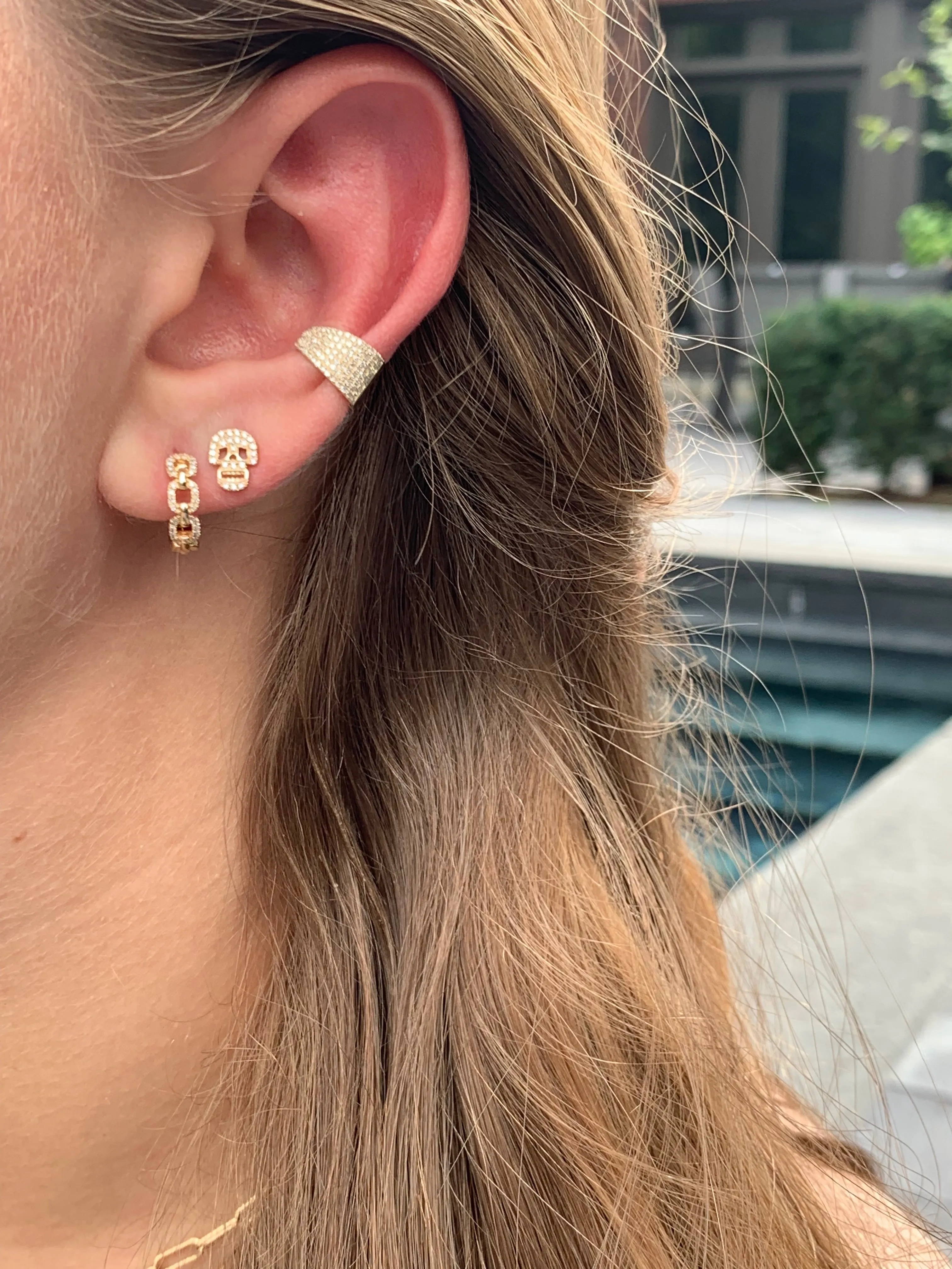WHITE DIAMOND SKULL EARRINGS